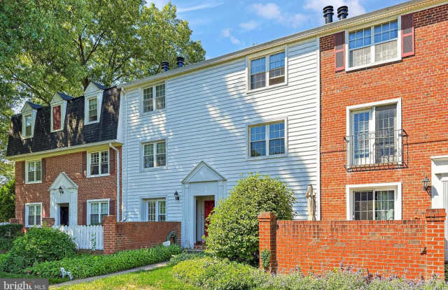 2711 S WALTER REED DR S #A Gallery 2