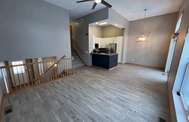 17689 70th Place North Gallery 3