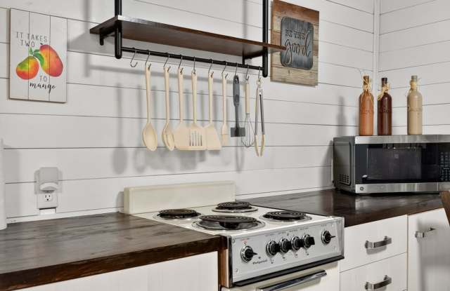 Charming 2BR Apartment in Greeley Gallery 3