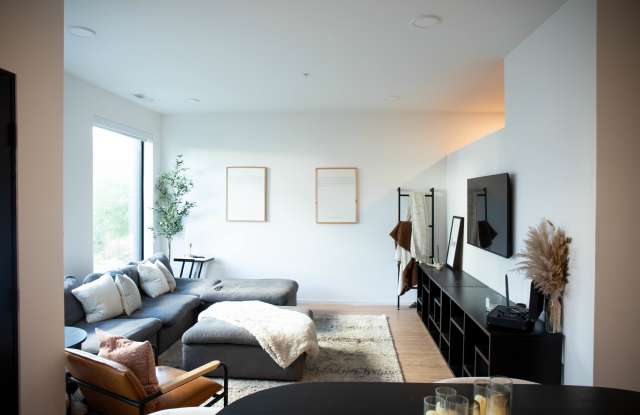 806 Olympic Street Gallery 2