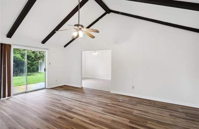 413 MAGNOLIA Street Gallery 4
