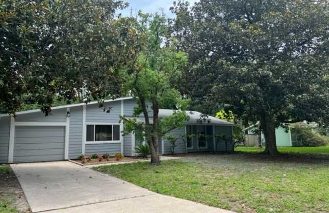 Fully remodeled 3 bedroom 2 bath in Northwood Pines - 6613 Northwest 30th Terrace, Gainesville, FL 32653 Fully remodeled 3 bedroom 2 bath in Northwood Pines - 6613 Northwest 30th Terrace, Gainesville, FL 32653
