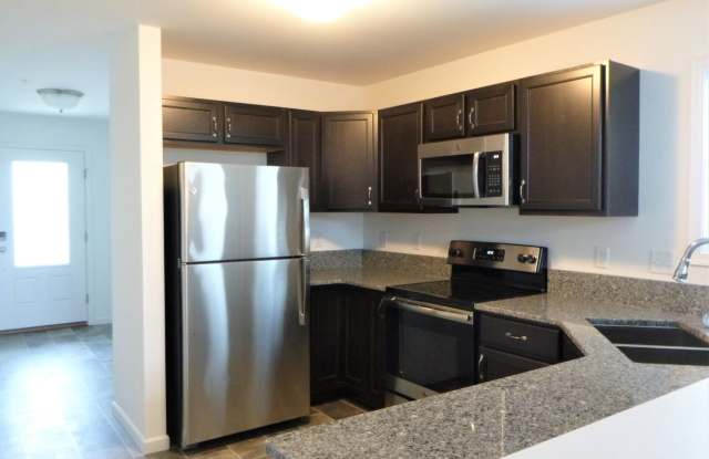 Luxury Corner Townhome with First Floor Master! Gallery 3