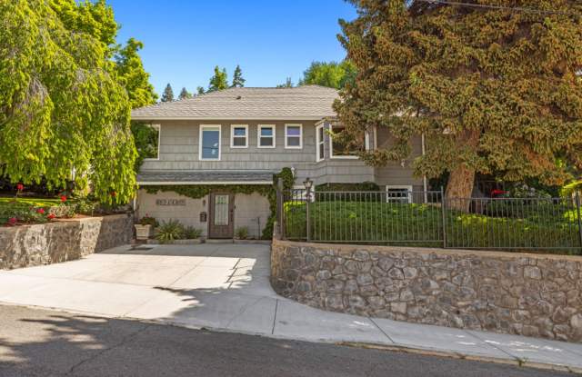 525 Mesa St - 525 Mesa Street, Klamath Falls, OR 97601