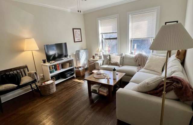 1056 W Lill Gallery 3