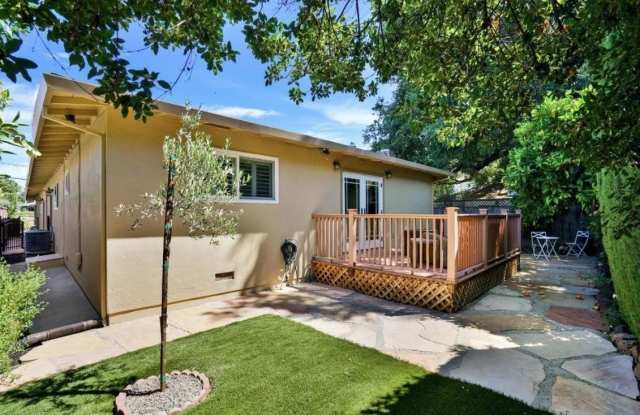 126 Oakwood DR Gallery 3