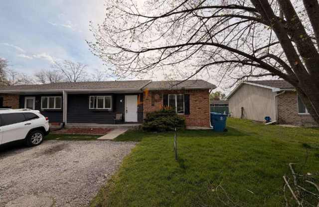 160 Meadows Cir photos photos