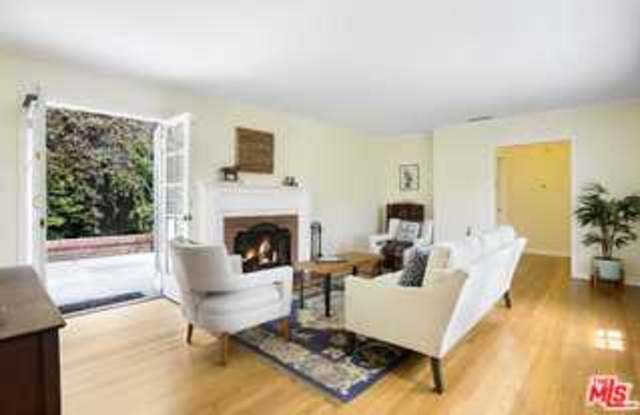 650 Lorna Lane Gallery 4
