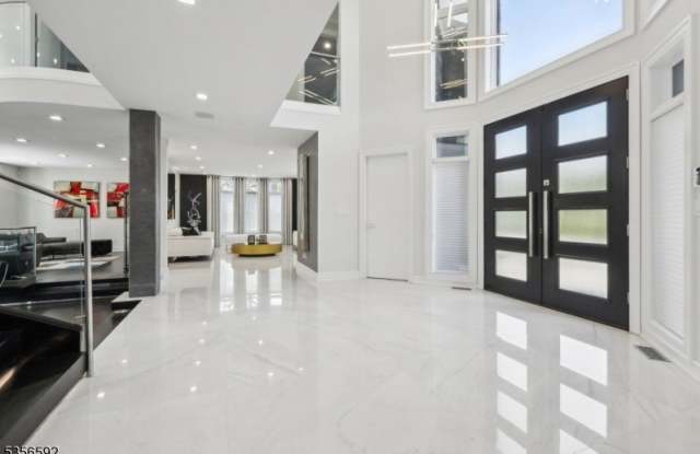 63 Roberts Rd Gallery 3