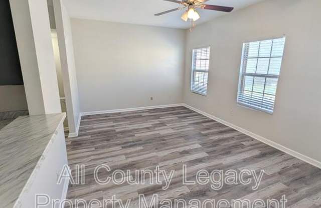 6381 Redan Square Gallery 3