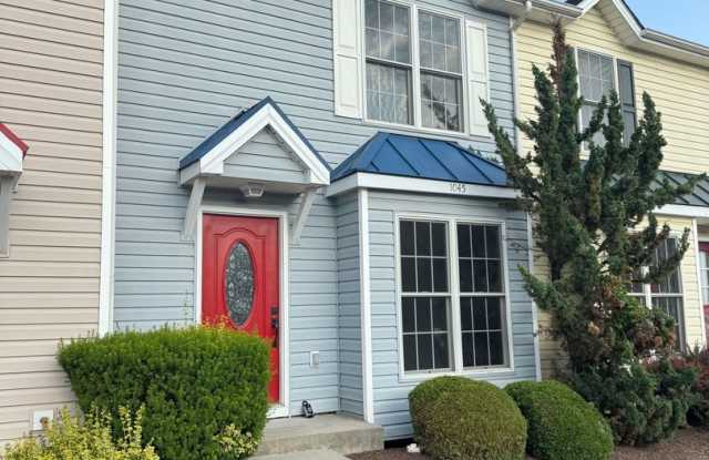 3 Bedroom 2.5 Bath Townhouse with Full Unfinished Basement - 1045 Alexander Hamilton Lane, Harrisonburg, VA 22802 3 Bedroom 2.5 Bath Townhouse with Full Unfinished Basement - 1045 Alexander Hamilton Lane, Harrisonburg, VA 22802