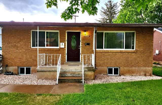 Beautifully updated duplex with parking and a storage shed photos photos