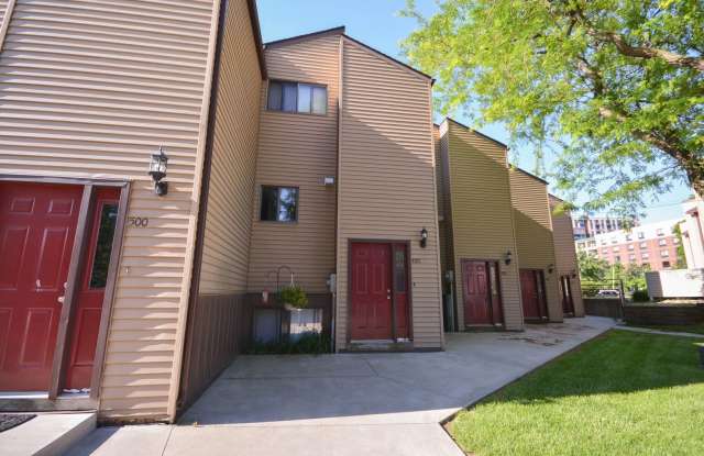 Completely renovated townhouse just a block from St. Mary's! - 1221 1st Street Southwest, Rochester, MN 55902
