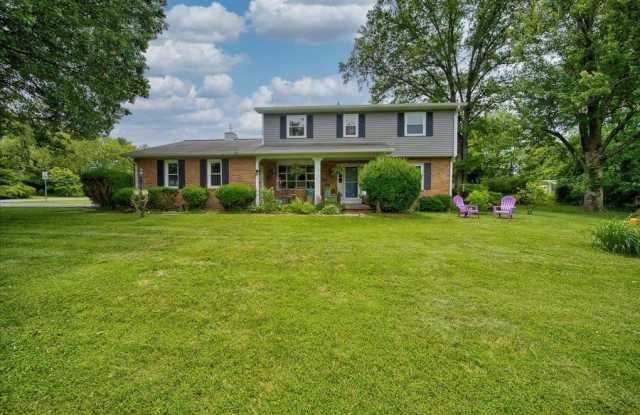 704 S Meadowbrook Dr photos photos