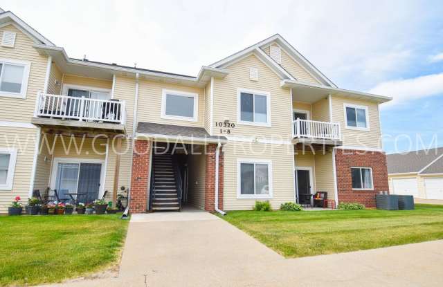$1,000 off the first months rent!! 2 bedroom, 2 bath Condo w/ Garage! - 10320 Norfolk Court, Johnston, IA 50131