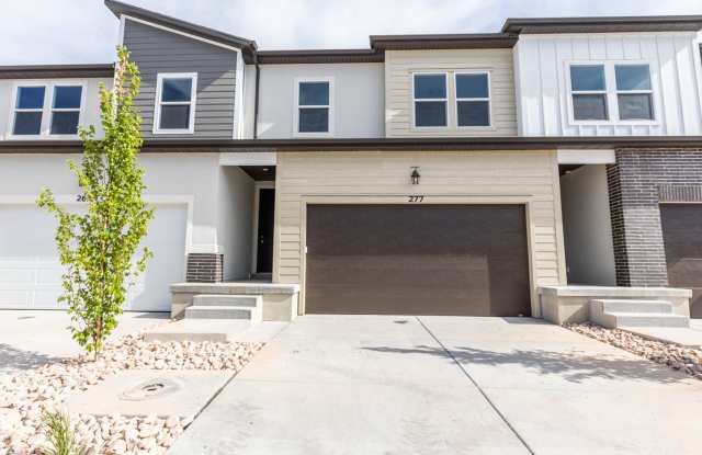 Stunning 4 Bed Townhouse in Vineyard Lakefront *** Get Settled, On Us! 2 Months Rent-Free! Offer valid for leases beginning June 1st or sooner. photos photos