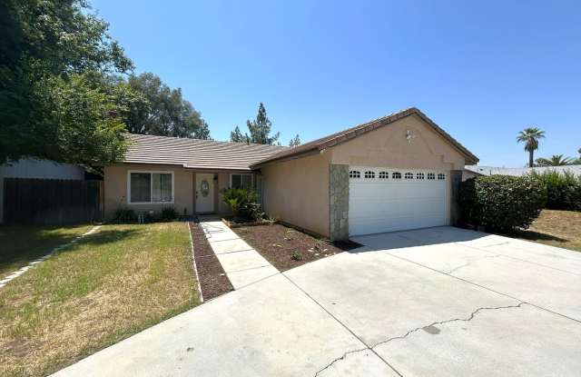 Single-Story 3-Bedroom Home Available in Redlands! Gallery 1