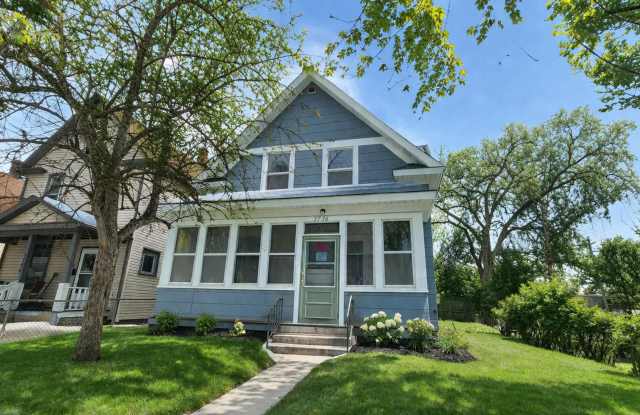 Affordable large SFH 6 Bed - 2.5 Bath with a fenced in yard and garage! photos photos Affordable large SFH 6 Bed - 2.5 Bath with a fenced in yard and garage! photos photos