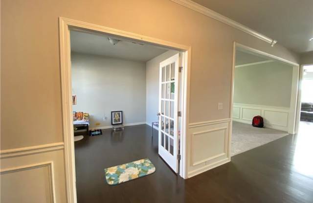 4885 Frontier Drive Gallery 4