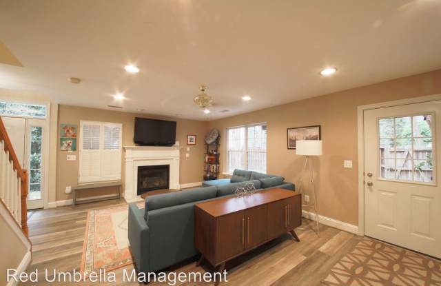 9660 Glendevy Court Gallery 3