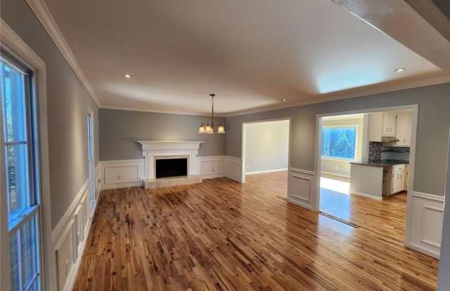 885 Melody Lane Gallery 2