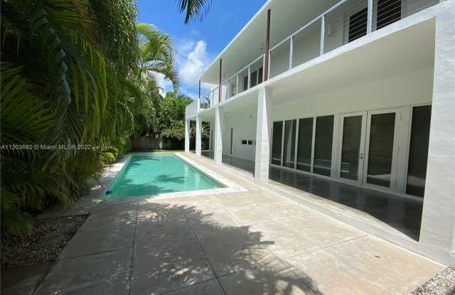 745 SW 22nd Rd - 745 Southwest 22nd Road, Miami, FL 33129