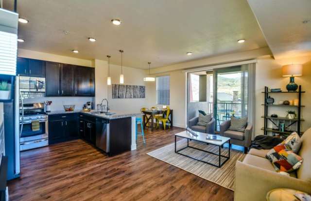 NEWPARK FLATS APARTMENTS - 1 and 2 BEDROOMS AVAILABLE Gallery 4
