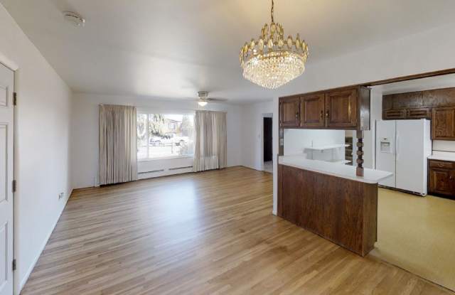 2 Clover Circle W Gallery 2