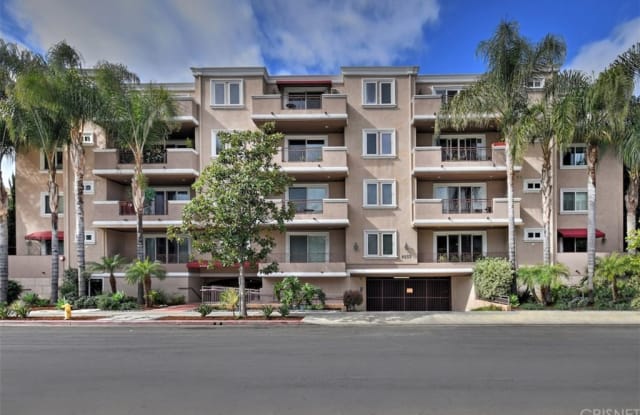 4533 Vista Del Monte Avenue - 4533 N Vista Del Monte Ave, Los Angeles, CA 91403