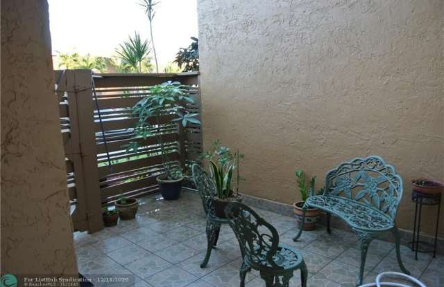 8077 NW 71st Ct Gallery 4