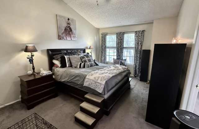 2752 Lancaster Court Gallery 4