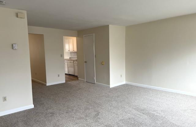 2 Avon Lane - 2 Avon Lane, Stamford, CT 06907