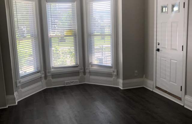 946 West Alexandrine Street Gallery 3