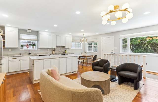 Lovely 3br/3ba home minutes from Downtown Bethesda! photos photos