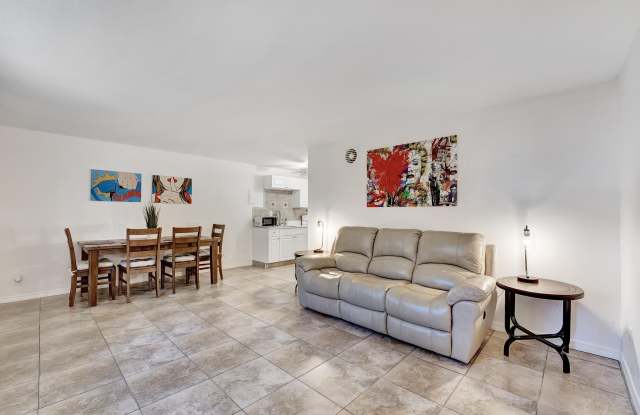 813 SW Middle Street Court Gallery 4