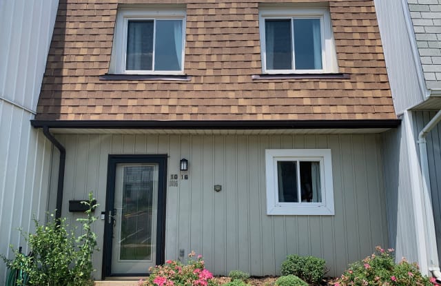 1016 Queens Court - 1016 Queens Court, Herndon, VA 20170