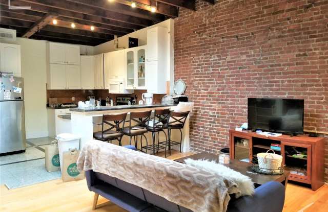 Awesome four bedroom with two bathrooms..... photos photos