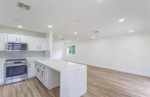 30 NW 159th Street, Miami, FL 33169 - 6501 Gallery 4