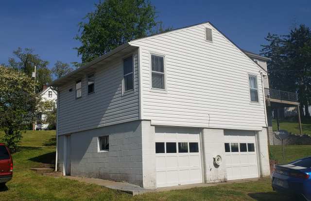 Wiles Hill near Med Center - 2 Bedroom House - Available 06/02/2027 Gallery 3