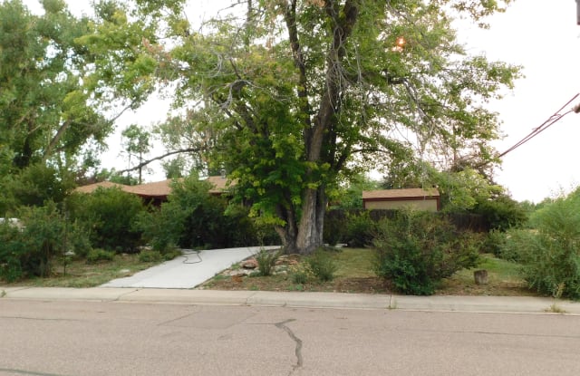 799 Xenophon St - 799 Xenophon Street, Lakewood, CO 80401