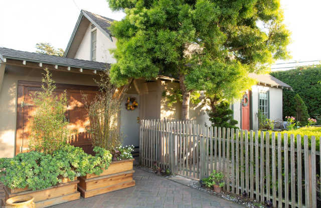 3805 Zen Garden Cottage Gallery 4