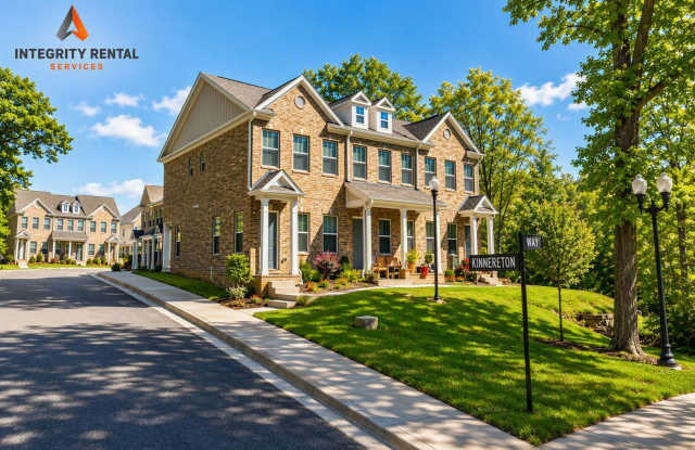 2 Bedroom Townhome Main Street Pineville - AUGUST MOVE IN SPECIAL Gallery 1