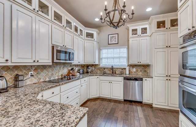 4917 Ridglea Hills Court Gallery 2