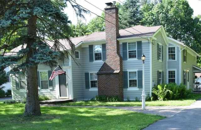 1032 Penfield Road Gallery 1
