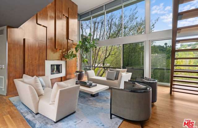 2207 Bowmont Dr Gallery 4