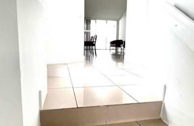 9762 Northwest 49th Terrace Gallery 2
