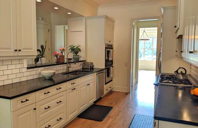 508 Mammoth Oaks Drive Gallery 3