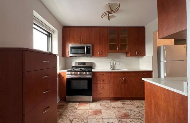 2333 Hudson Terrace Gallery 4