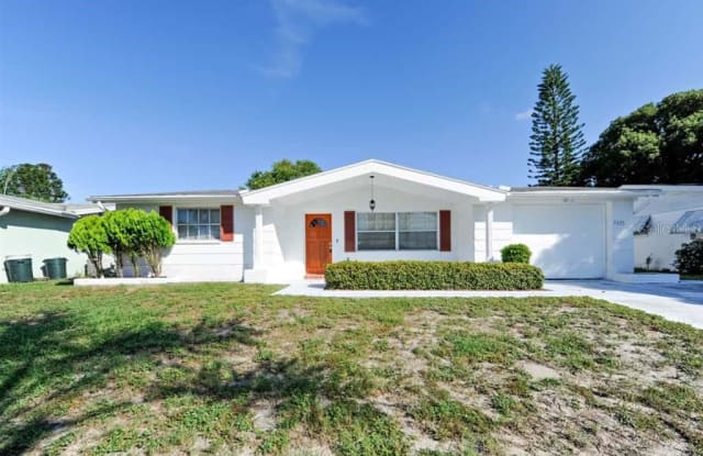 5625 RIDDLE ROAD - 5625 Riddle Road, Holiday, FL 34690