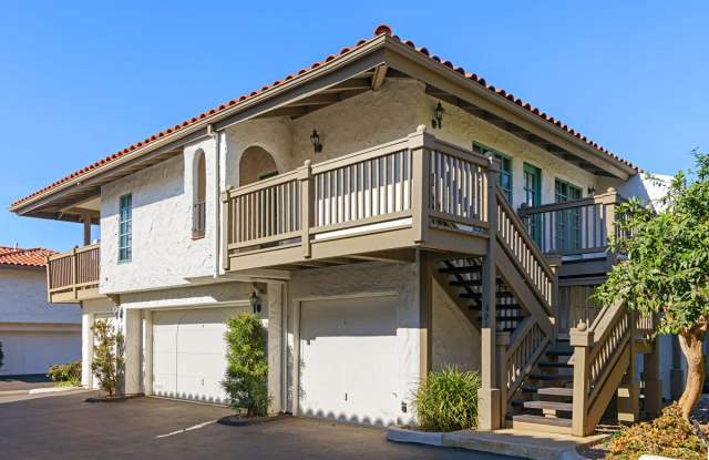 **LARGE 1 BEDROOM IN ECLECTIC ENCINITAS**1 CAR GARAGE**WASHER/DRYER IN UNIT** - 409 Playa Blanca, Encinitas, CA 92024